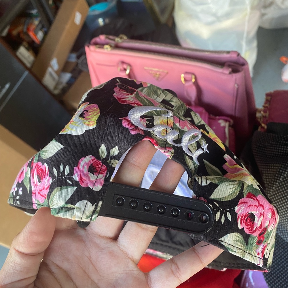 Cap adjustable - Picture 2 of 2